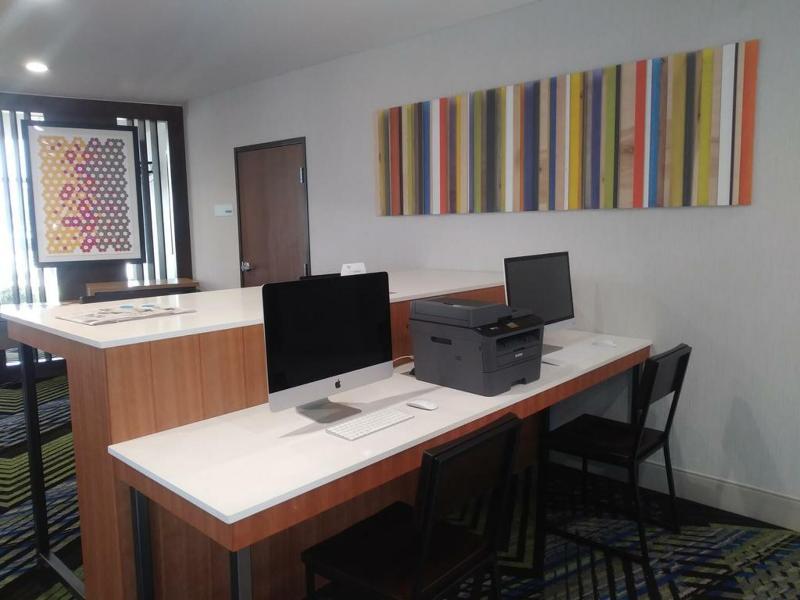 Holiday Inn Express & Suites - Dallas Nw Hwy - Love Field By Ihg Bagian luar foto