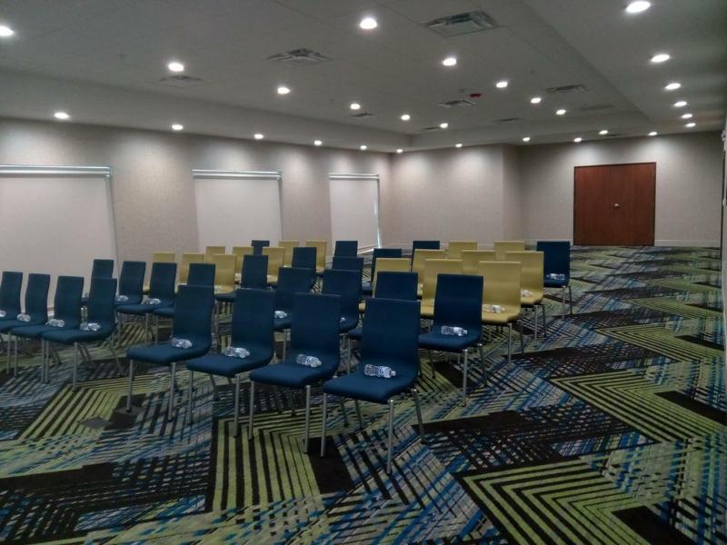 Holiday Inn Express & Suites - Dallas Nw Hwy - Love Field By Ihg Bagian luar foto