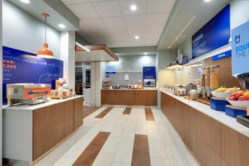 Holiday Inn Express & Suites - Dallas Nw Hwy - Love Field By Ihg Bagian luar foto